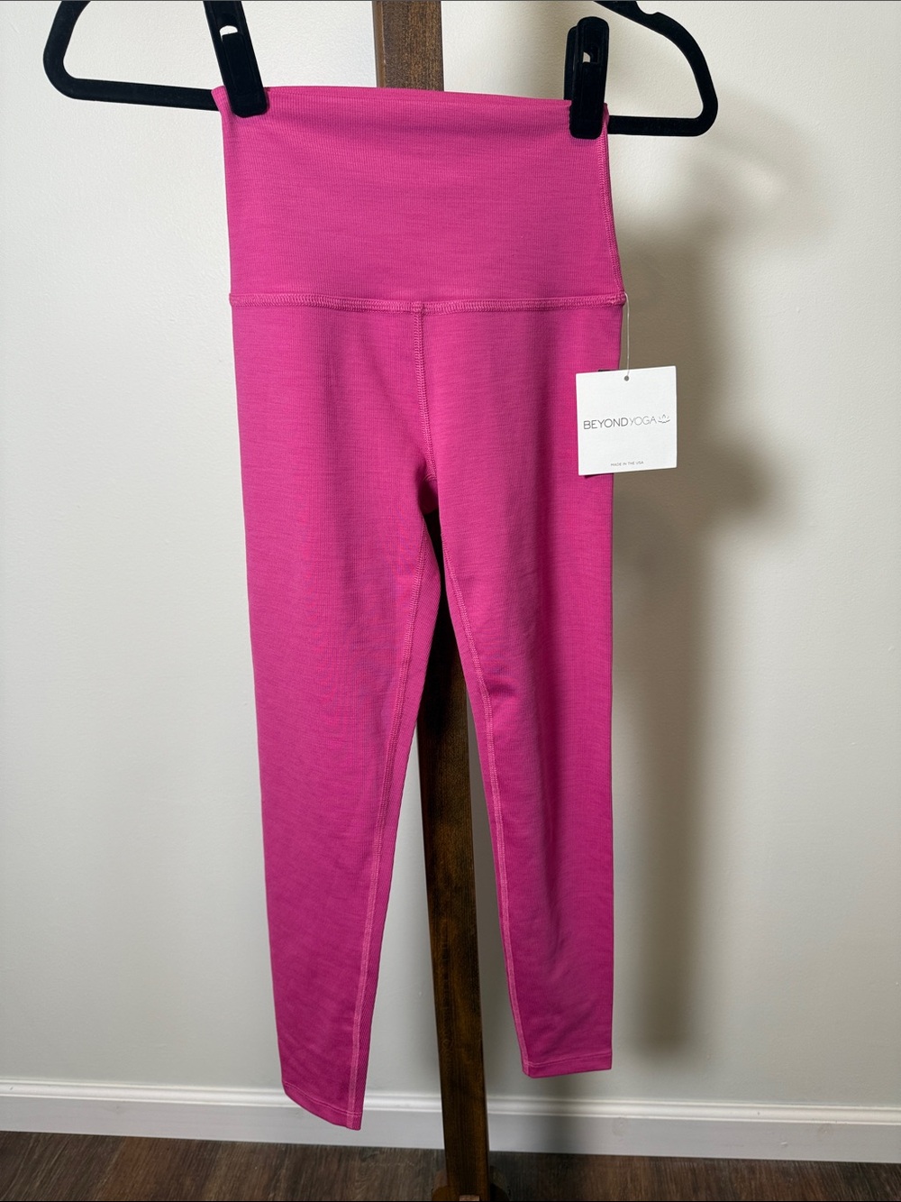 Beyond Yoga Women’sHot Pink Leggings XS